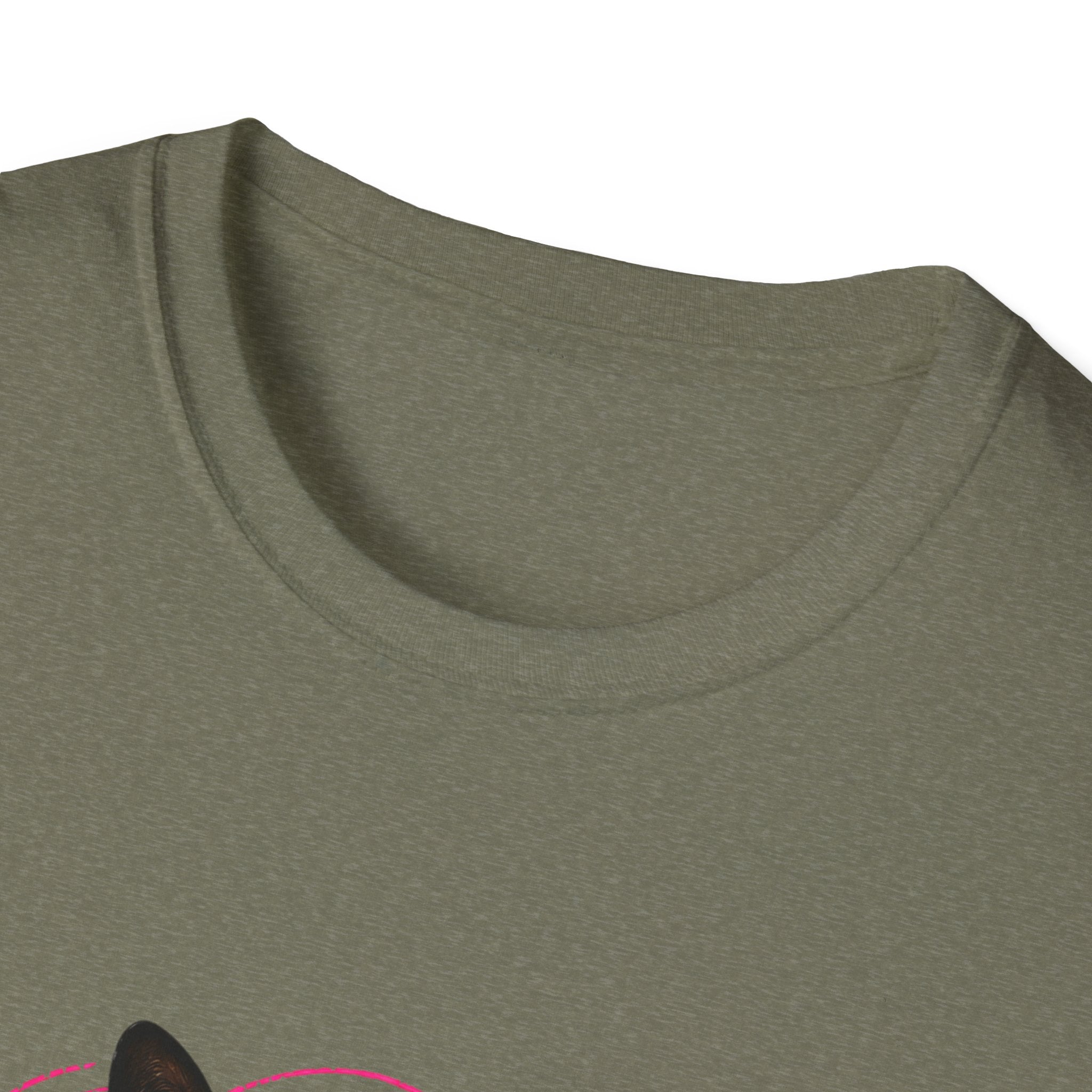 Confused Black Cat why did I walk in here? T-Shirt | Cat Humor Tee