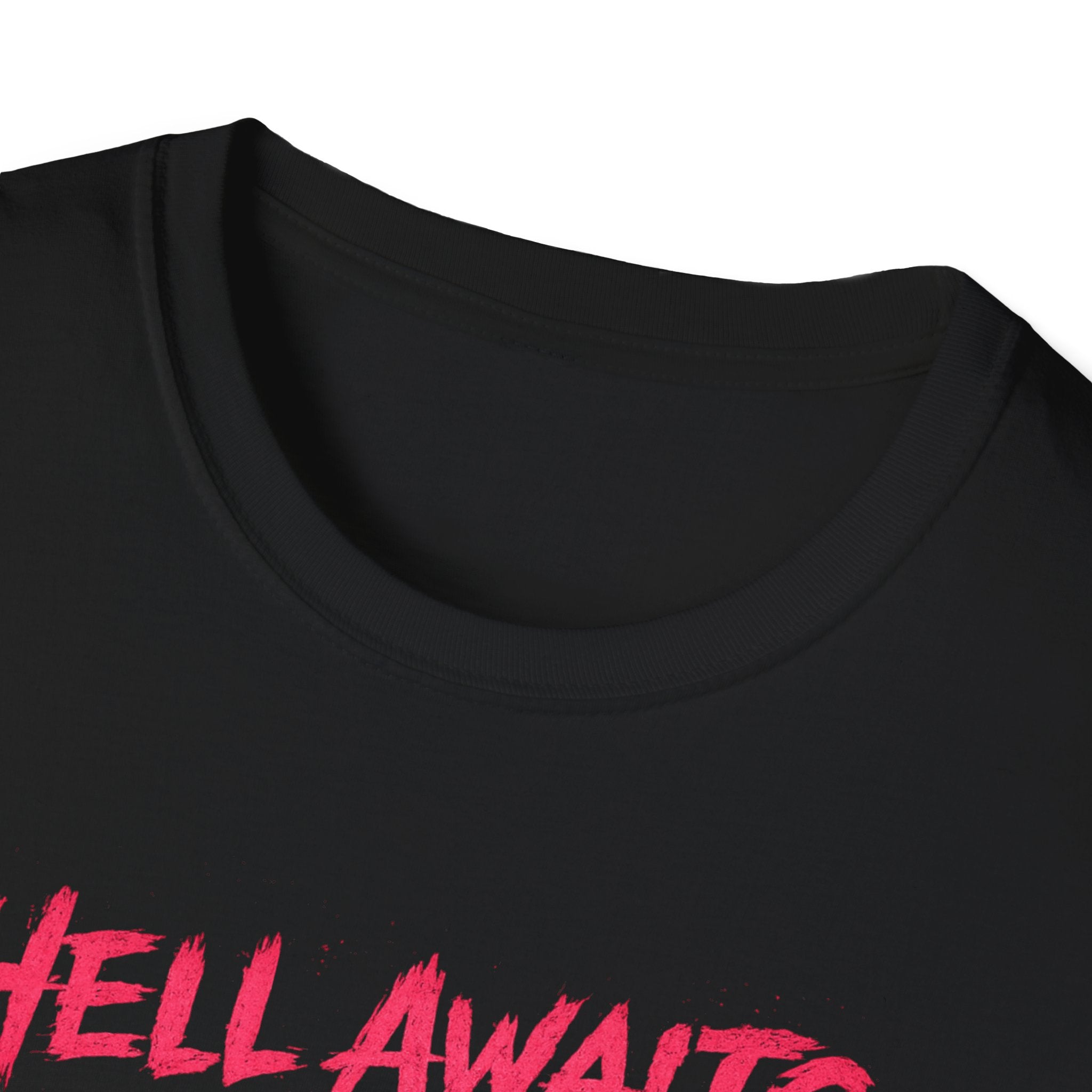 Hell Awaits I'm Coming cat graphic T-Shirt | Gothic moon, neon pink horror